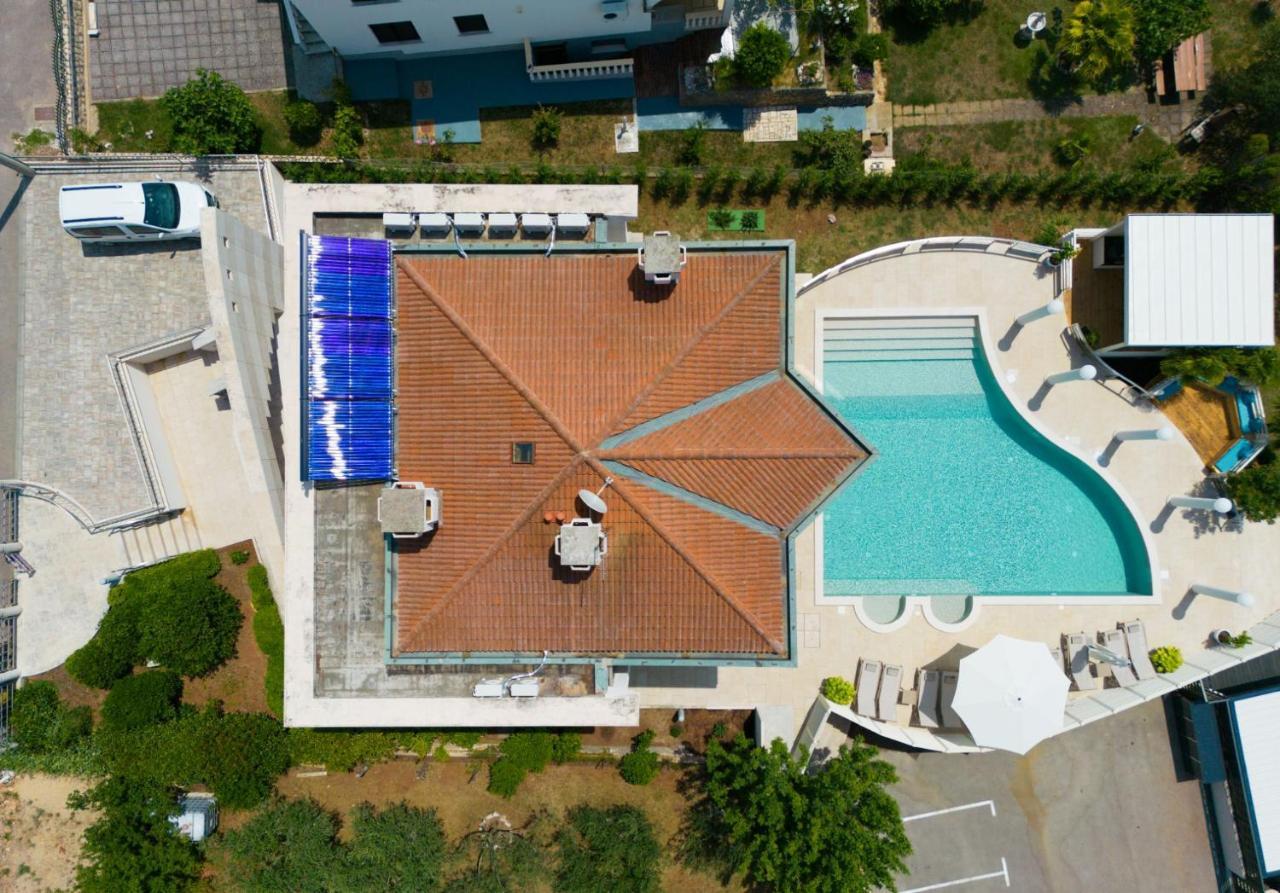 Villa Piano Пинезичи Экстерьер фото