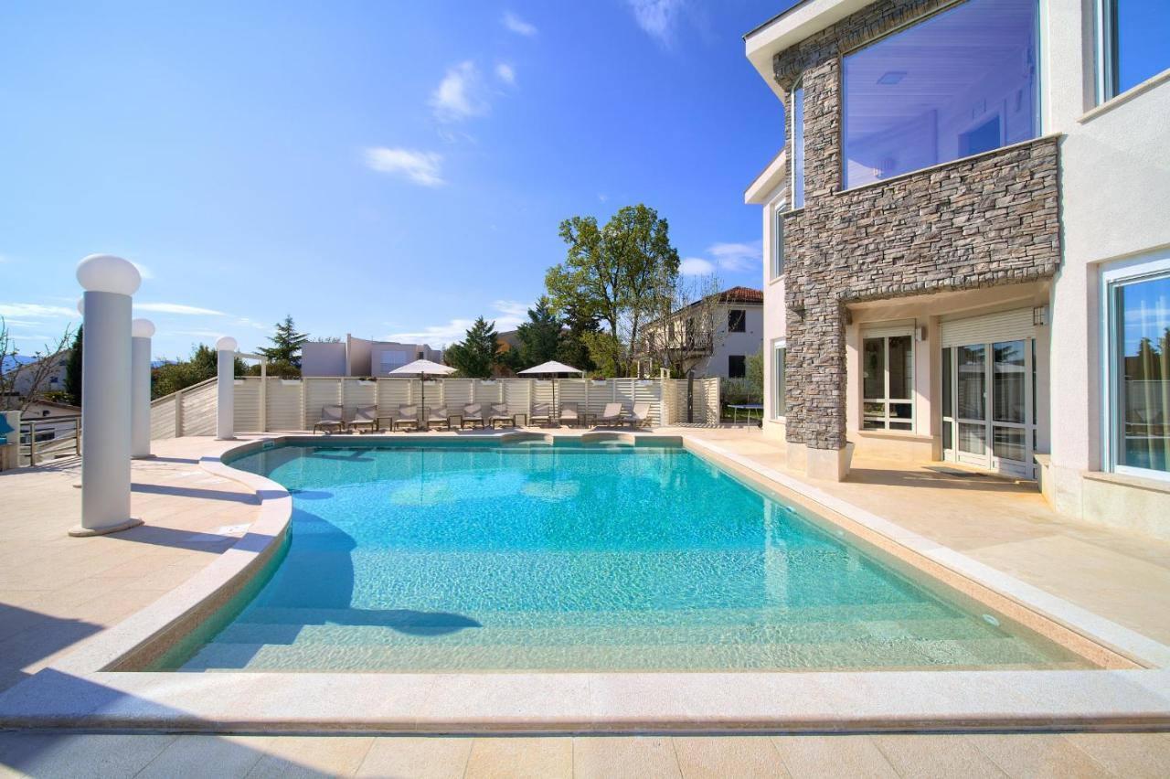 Villa Piano Пинезичи Экстерьер фото